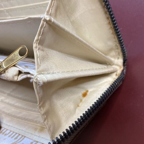 JUICY COUTURE Cross My Heart Wallet - Picture 9 of 13